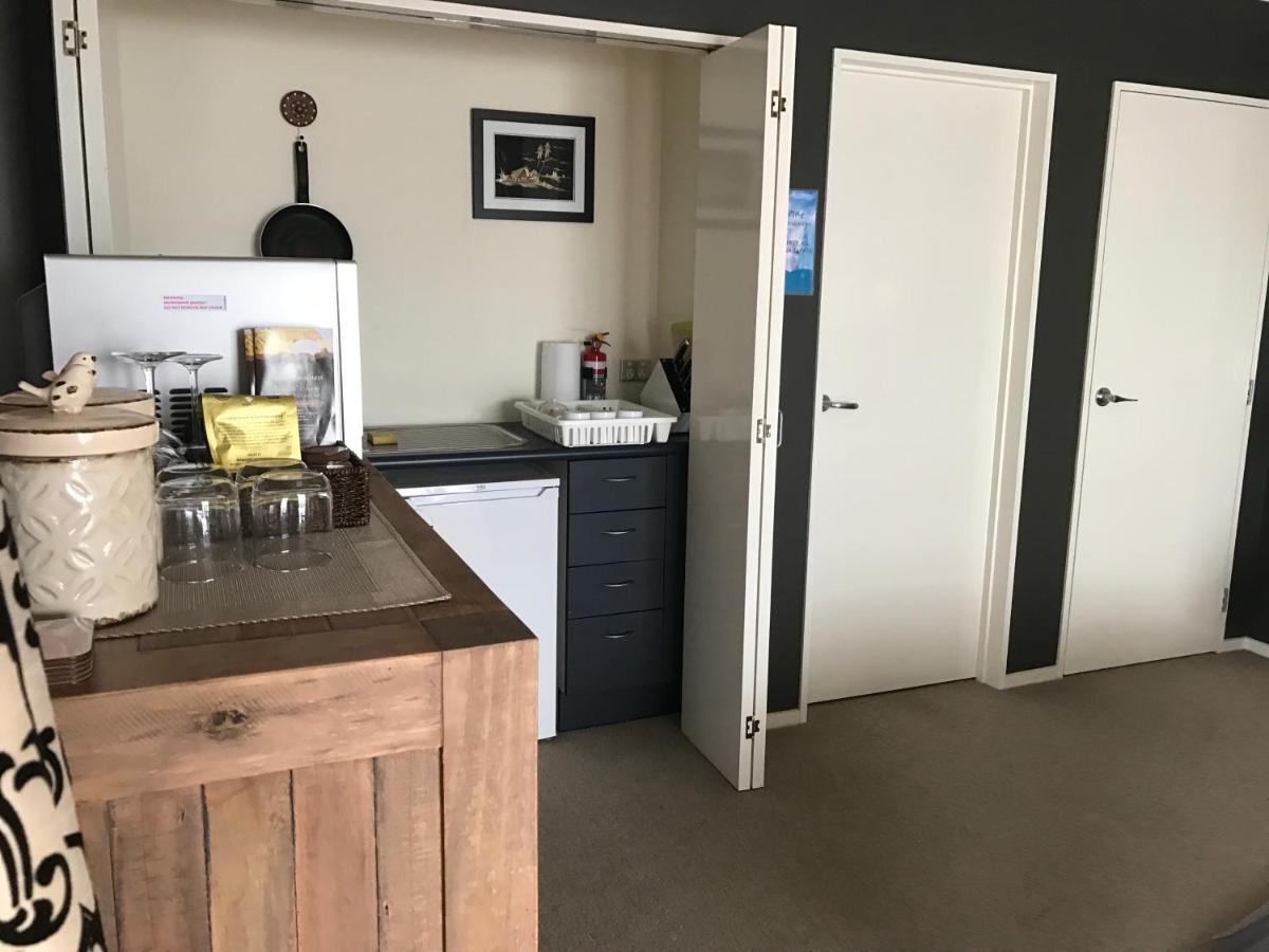 Lakeview Hideaway Apartment *